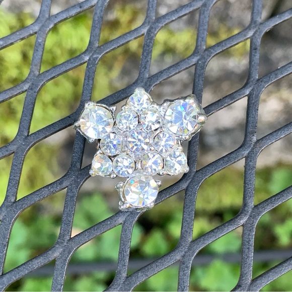 🤩3/$20 Vintage Clear Rhinestone Silver Lapel Hat Triangle Pin Brooch MidCent MCM - Picture 9 of 9